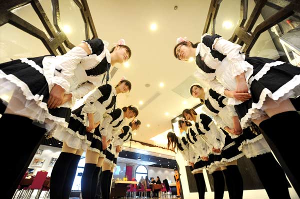 Cosplay diner attracts China's animation fans