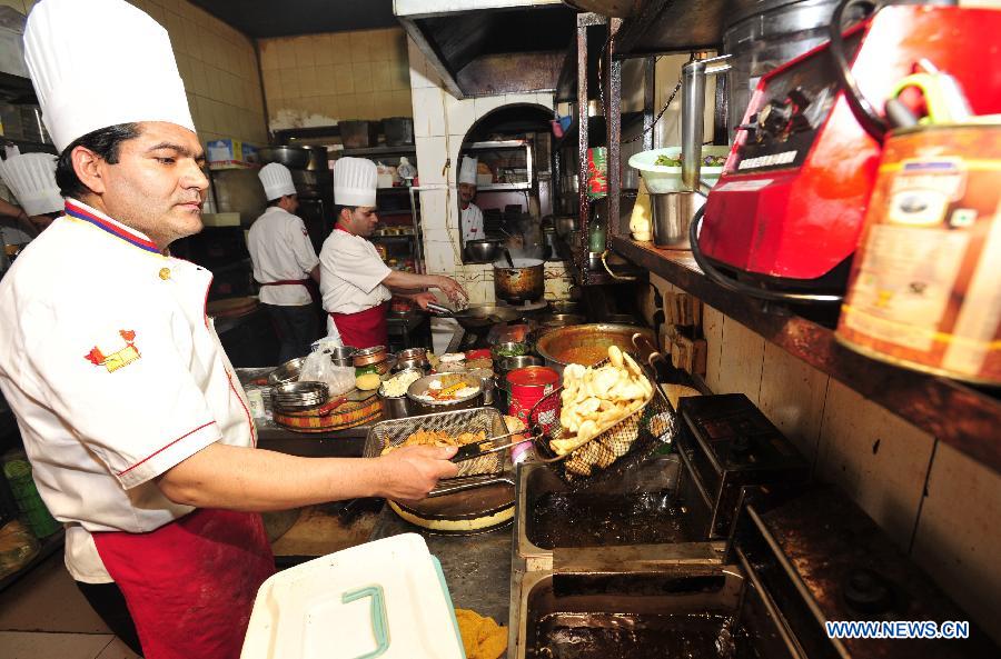 Indian restaurant in Xi'an attract lots of Chinese customers