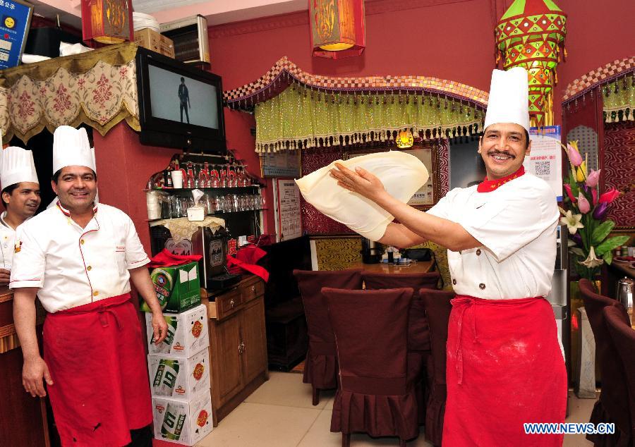 Indian restaurant in Xi'an attract lots of Chinese customers