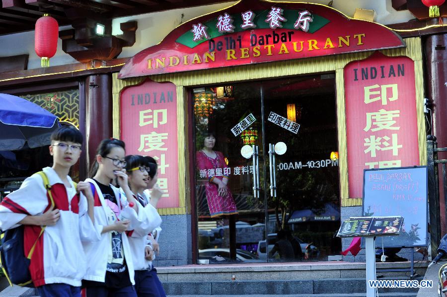 Indian restaurant in Xi'an attract lots of Chinese customers