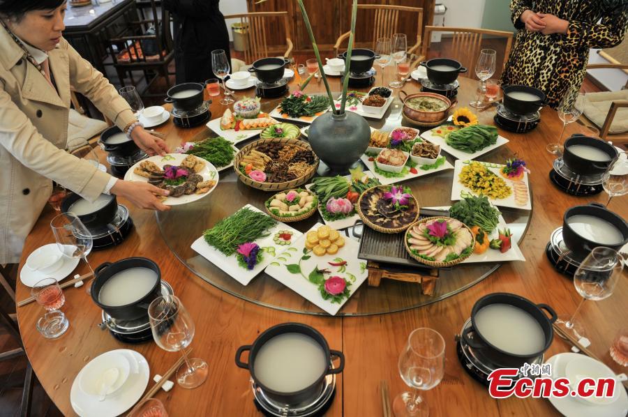 Flower dishes cooked in Kunming