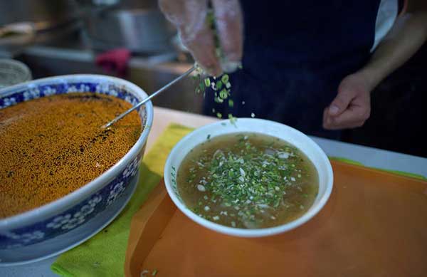 Hualong's lamian makers use noodle to escape poverty