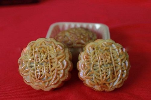 Do you dare try these weird mooncakes?