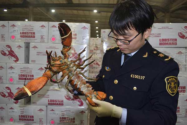 China's first chartered air service for imported seafood arrives