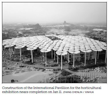 Preparations rolling for horticulture expo