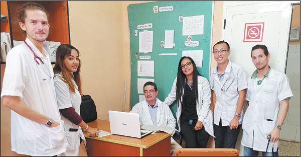 MEDICAL STUDENTS WARM TO STUDIES IN CUBA