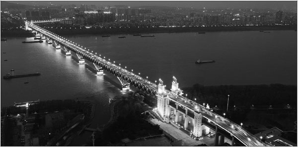 Yangtze bridge stands the test of time