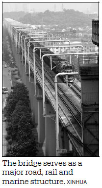 Yangtze bridge stands the test of time