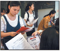 Public transport, 'superfungi' and university enrollments on agenda