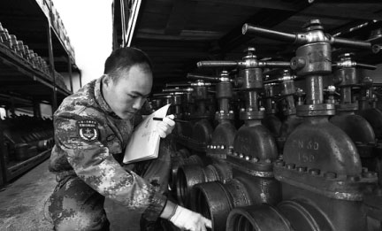 PLA pipeline soldiers keep the fuel flowing