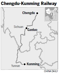 17 workers missing after rock collapse