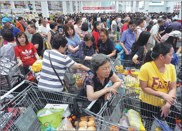 Costco cuts Shanghai debut short as shoppers jam store