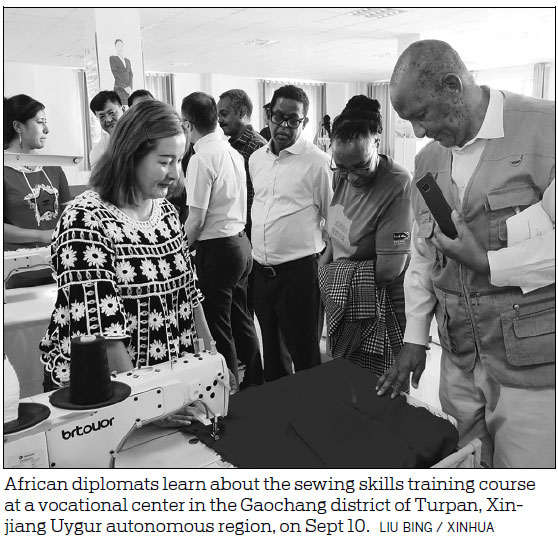 Diplomats from African countries visit Xinjiang