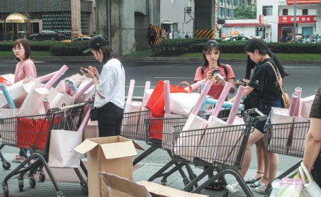 Idol worship hits fresh highs as new generation rises