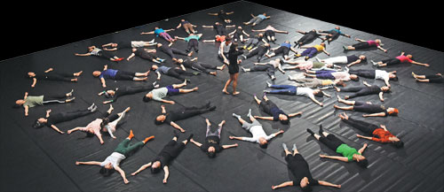 MODERN DANCE BUILDS CHINESE FAN BASE