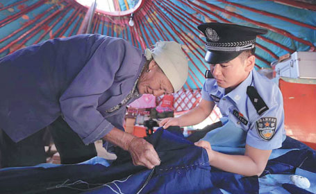 DESERT OFFICERS DRAW A LINE IN THE SAND