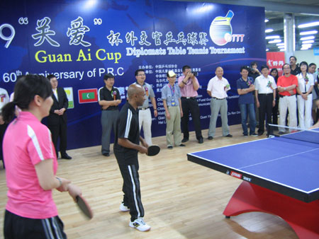 Diplomats play ping-pong to mark China’s 60th anniversary