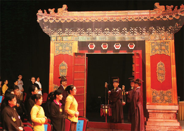 Thousands come together for ancestor worship