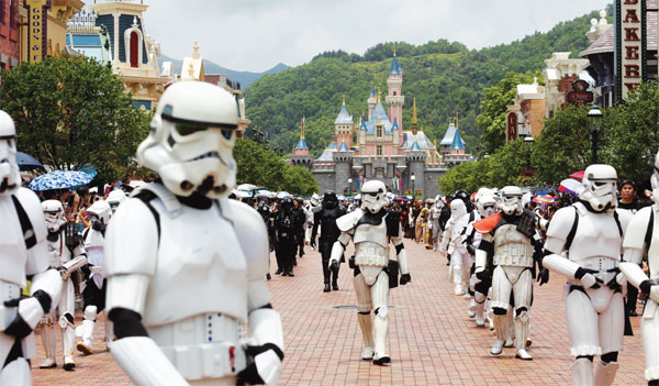 Time for HK Disneyland to 'pull up its socks'