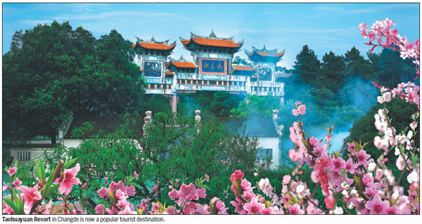 All-region tourism blooms in holiday heavyweight Hunan