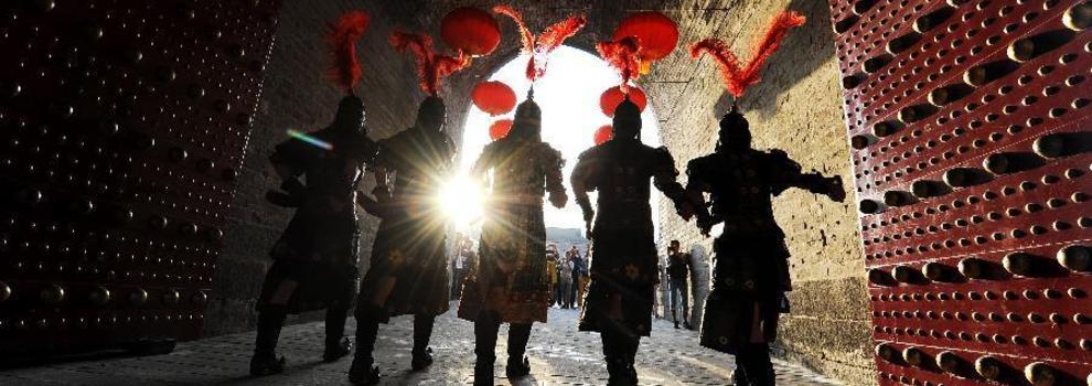 西安“武士文化系列展演”：跨越时空的城墙武士