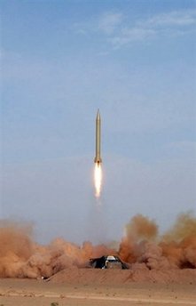伊朗试射新型导弹射程可达美以 要将袭击者“送进地狱”