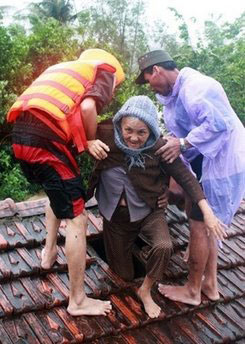 越南洪水已造成91人死亡 总理要求尽全力施救