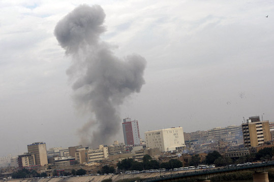 图：巴格达发生连环爆炸 至少37人死亡