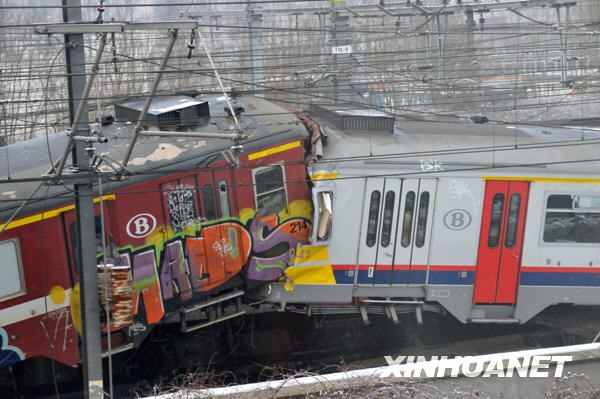 比利时火车相撞造成至少20人死亡（组图）