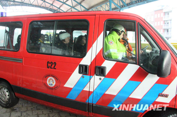 比利时火车相撞造成至少20人死亡（组图）