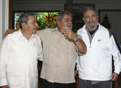 巴西总统卢拉与卡斯特罗会面 称其状态“相当不错”