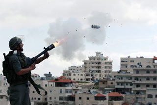 巴民众再次与以色列警察激烈冲突 49名巴人受伤