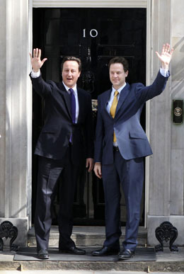 英国新首相卡梅伦与副首相克莱格：从对手到盟友