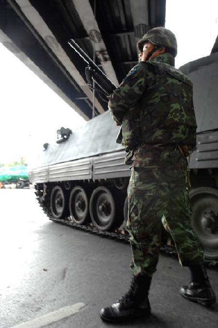 泰国曼谷世贸中心商场在冲突中遭纵火