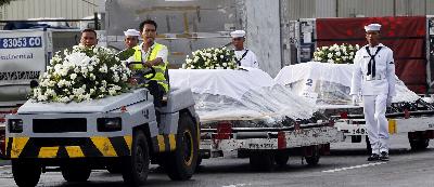 菲律宾马尼拉警长辞职 香港遇难同胞魂归故里
