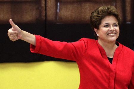 罗塞夫领跑巴西选举但票数未过半 月底举行第2轮投票