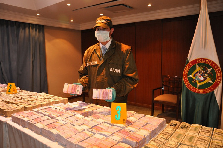 哥伦比亚缴获该国史上最大一笔毒资 约合人民币3.5亿元