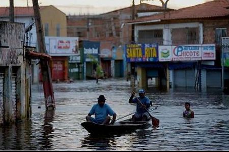 委内瑞拉暴雨引发洪水泥石流至少31人死亡
