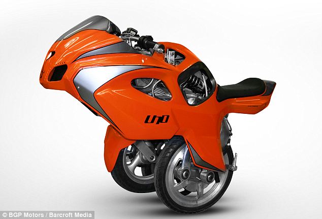 摩托车还是独轮车？ 新“酷”交通工具问世