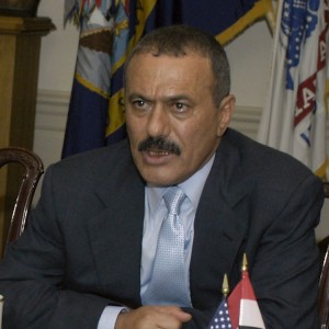 也门总统府遭炮击 萨利赫录音讲话称只受轻伤