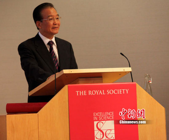 温家宝在英演讲：中国将充分实现民主法治