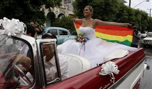 古巴首例“同性”合法婚礼举行 新人为卡斯特罗庆生