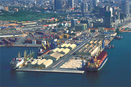 Port of Luanda helps fuel Angola's recovery
