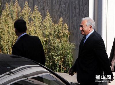 图：卡恩与指控其企图强奸女作家当面对质