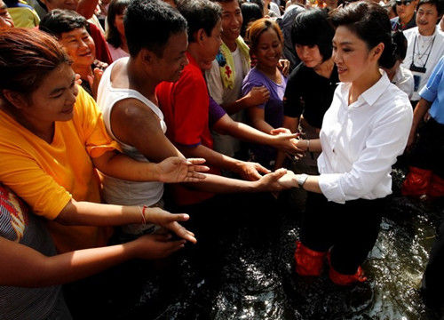 泰国总理英拉否认被指抗洪不力将下台传言