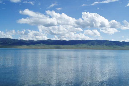 蓝天白云青海湖