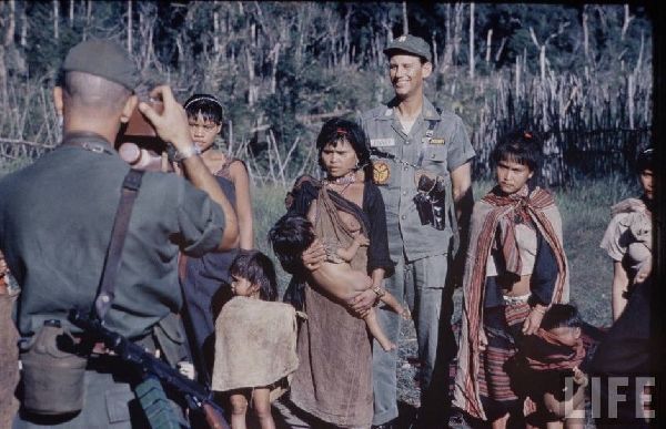 美国记者曝光1962年拍摄的越战照片[组图]