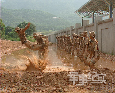现实版老A 解密中国反恐精英训练