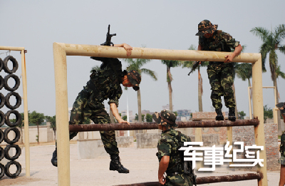现实版老A 解密中国反恐精英训练