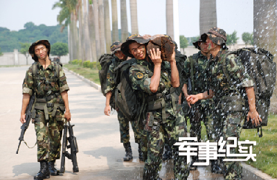 现实版老A 解密中国反恐精英训练